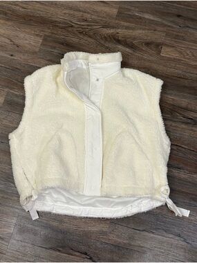 HYFVE Cream Sherpa Vest